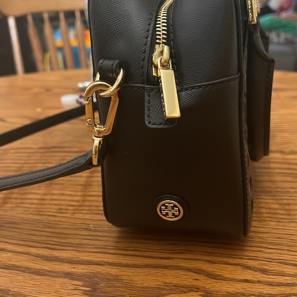 Authentic Tory Burch polkadot crossbody - Picture 2 of 13